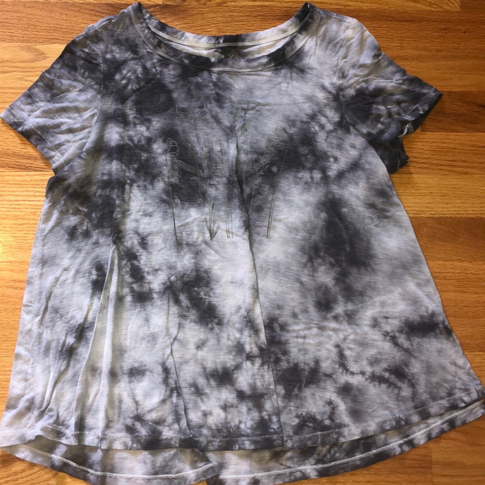 Tee